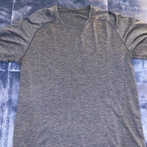 Men’s Large Lululemon T-shirt